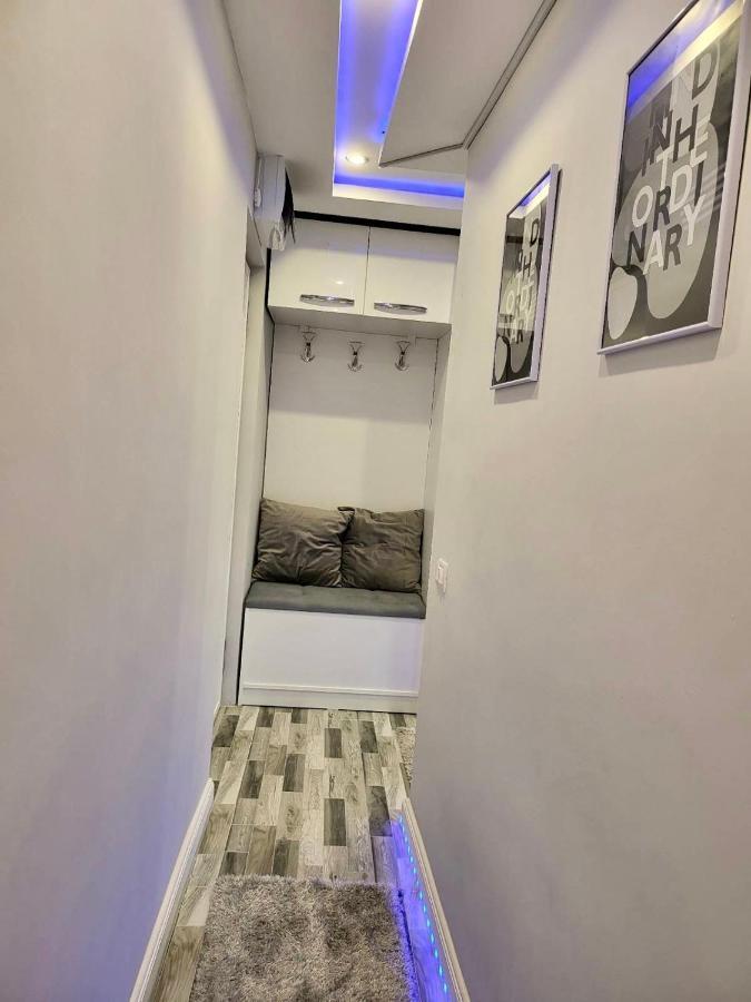 Studio Delux Giurgiu Bagian luar foto