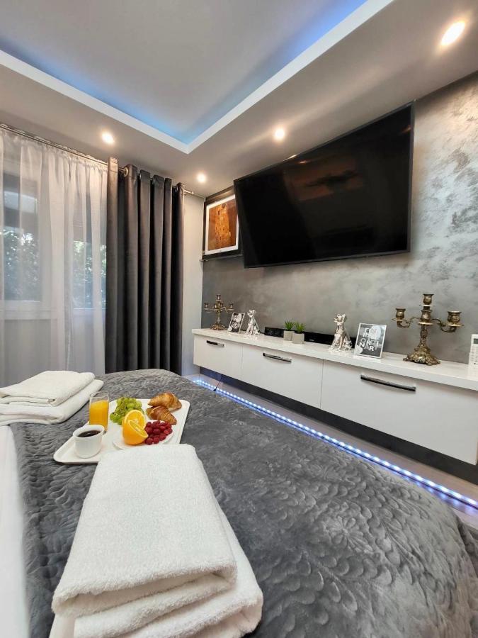 Studio Delux Giurgiu Bagian luar foto