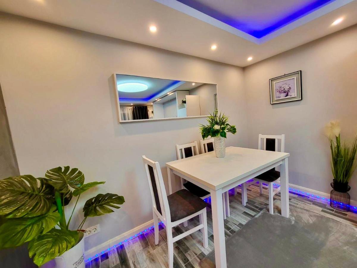 Studio Delux Giurgiu Bagian luar foto